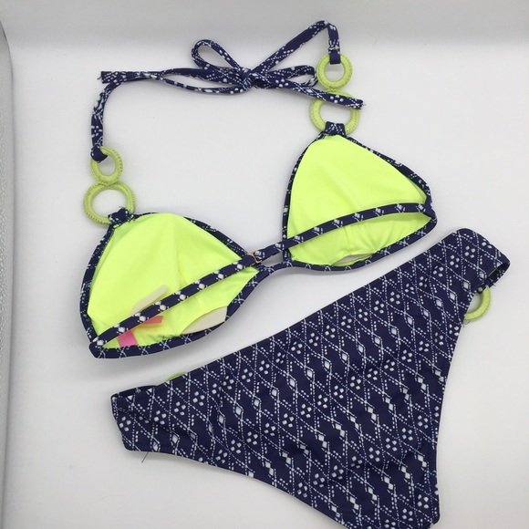 Victoria’s Secret navy geometric cheeky bikini set - Picture 4 of 6